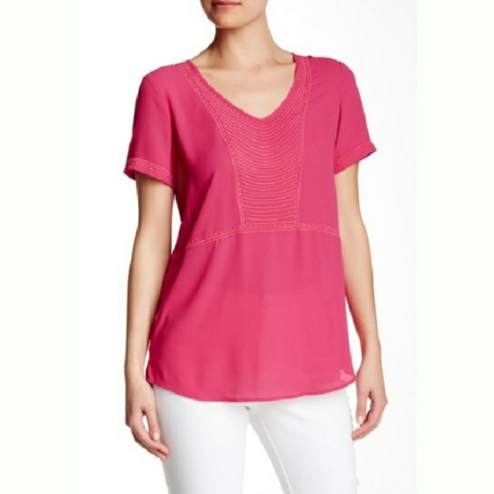 [NEW] NYDJ Embroidered Short Sleeve Blouse